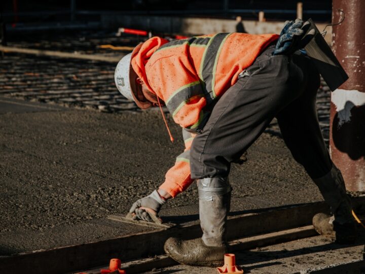 Przebudowa Podgórnej: Firma PDU DROMAX przekształci błotnistą drogę w nowoczesną jezdnię za 750 tys. zł