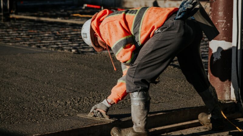 Przebudowa Podgórnej: Firma PDU DROMAX przekształci błotnistą drogę w nowoczesną jezdnię za 750 tys. zł